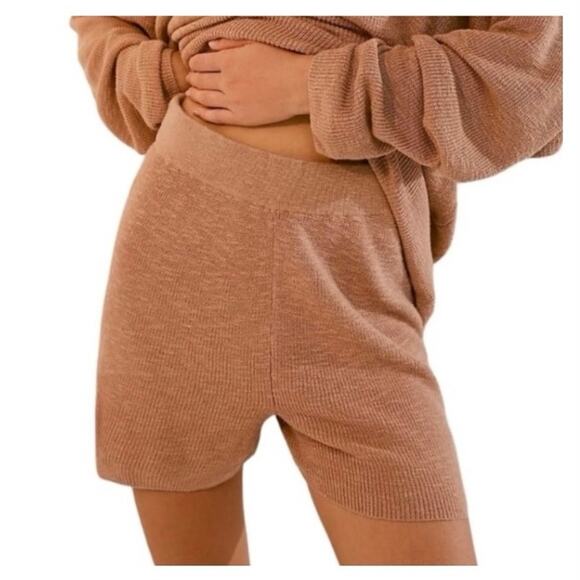 Free People Beach Malibu Solid Surf Lounge Shorts in Iceland Poppy Size Medium - Picture 2 of 9